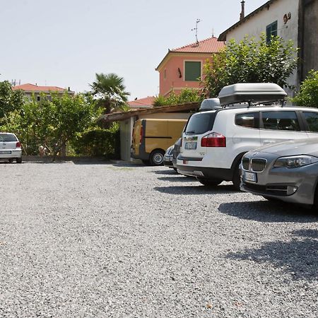 Appartamenti Linda San Bartolomeo Al Mare Exterior foto